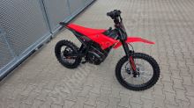 Elektrická motorka pitbike MRM PitVolt 6000W 72V, 17/14 Bat Li-Ion, sedlo 77cm, červená (5)