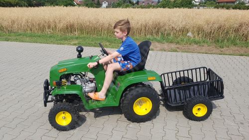 Dětský čtyřtaktní zahradní traktor s přívěsem 110ccm zelený