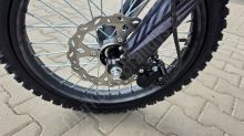 Elektrická motorka pitbike MRM PitVolt 6000W 72V, 17/14 Bat Li-Ion, sedlo 77cm, černá (13)