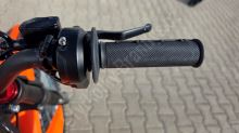 Elektrická motorka pitbike MRM PitVolt 6000W 72V, 17/14 Bat Li-Ion, sedlo 77cm, oranžová (1)