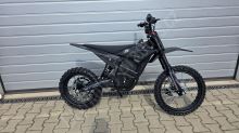 Elektrická motorka pitbike MRM PitVolt 6000W 72V, 17/14 Bat Li-Ion, sedlo 77cm, černá
