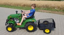 Dětský čtyřtaktní zahradní traktor s přívěsem 110ccm zelený (1)
